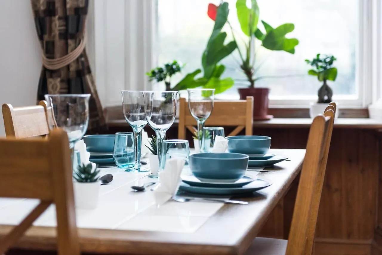 Pass The Keys Chic & Spacious Georgian Apt In Edinburgh City Centre - Pets Friendly And Free Parking United Kingdom