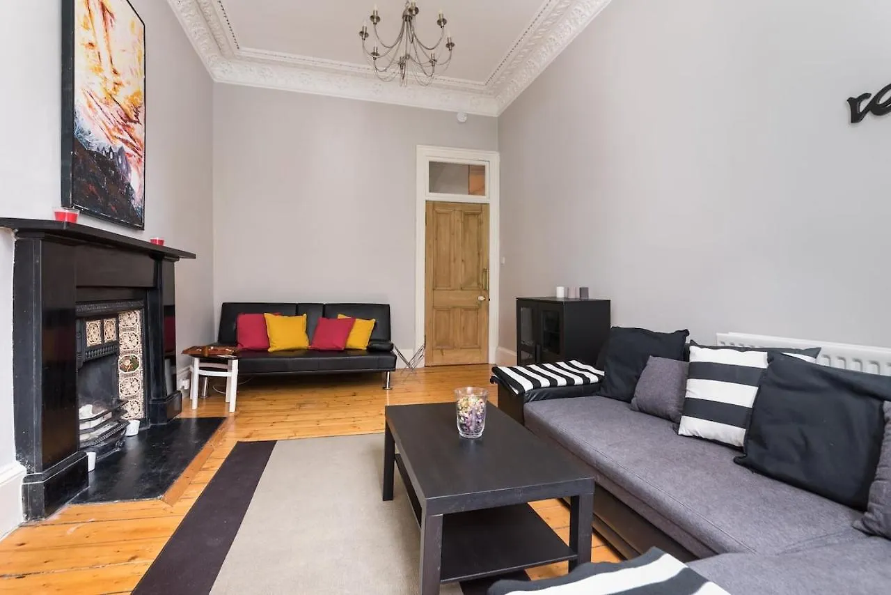 Pass The Keys Chic & Spacious Georgian Apt In Edinburgh City Centre - Pets Friendly And Free Parking